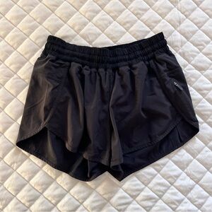 Lululemon black athletic shorts with built in underwear women’s size 8